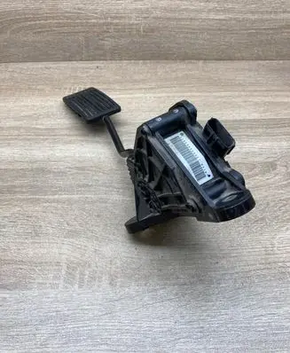 Honda CR-V Accelerator throttle pedal HONDACRV