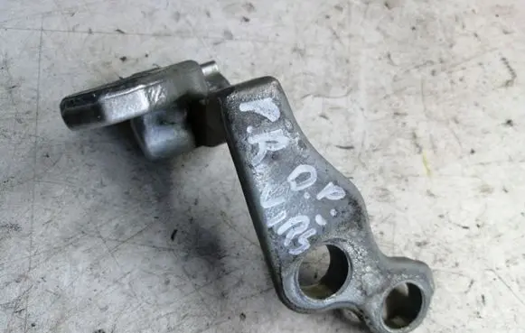 Ford C-MAX I Front door upper hinge 3M51R288N