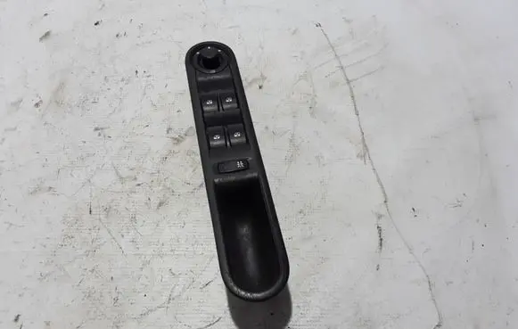 Renault Espace - Grand espace IV Electric window control switch 8200328427