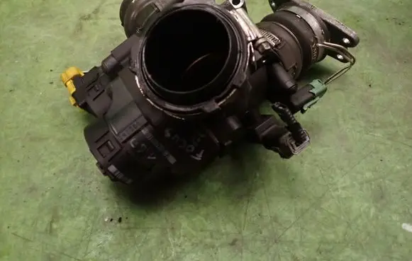 Ford Focus Throttle body valve 9655971880