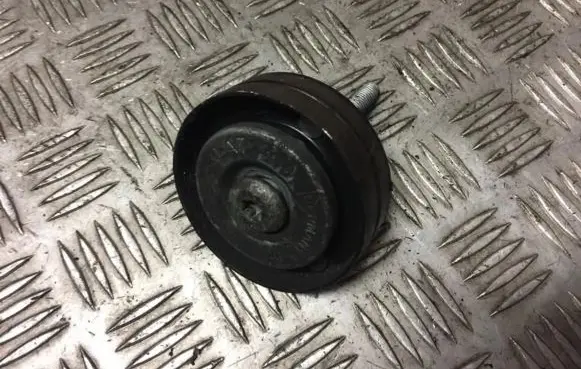 Volkswagen Polo IV 9N3 Belt tensioner pulley 03D145276A