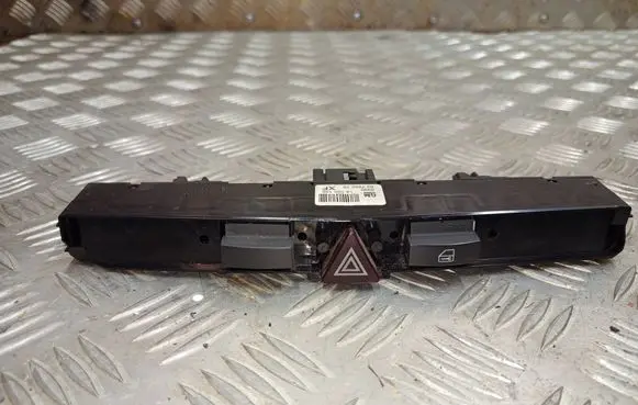 Opel Astra H Hazard light switch 13100105 03758075 03758070