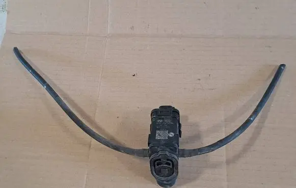 Hyundai Kona I Windscreen/windshield washer pump 985102J500
