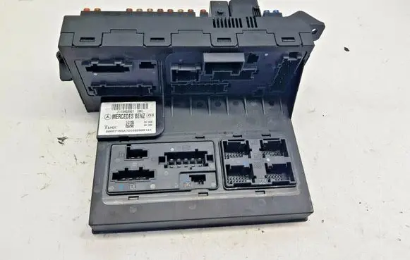 Mercedes-Benz E W211 SAM control unit 2115453901 nr2669