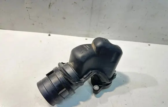 Volkswagen Golf Sportsvan Turbo air intake inlet pipe/hose 04E129656E