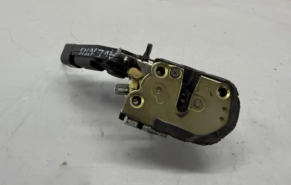 Toyota Avensis Verso Rear door lock