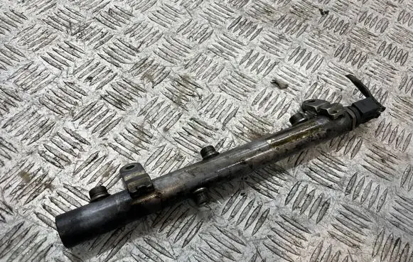 Mercedes-Benz E W211 Fuel main line pipe A6420702595