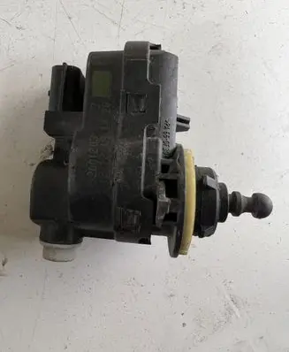 Headlight level adjustment motor