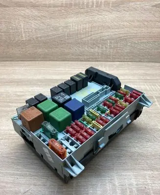 Opel Insignia A Fuse module 90491314