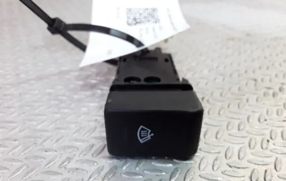 Subaru Forester SG Windscreen/window heater switch