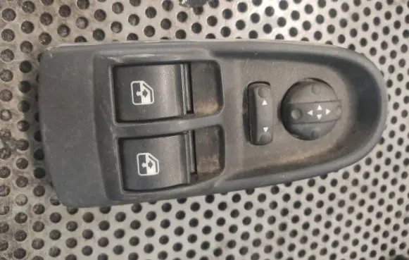 Iveco Daily 6th gen Electric window control switch 5801484207