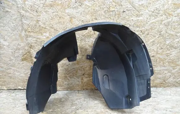 Front wheel arch liner splash guards
