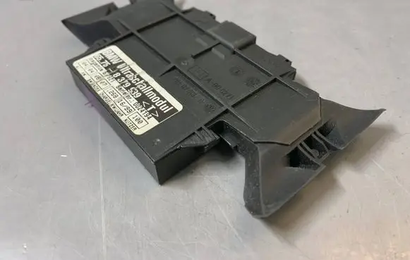 BMW 3 E46 Antenna control unit 8379939 0024194