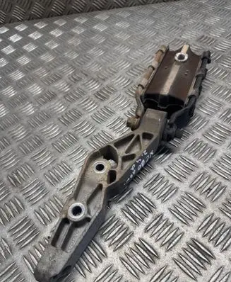 Volvo XC60 Engine mount bracket 31262935