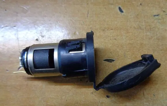Mitsubishi Space Star 12 V Socket (front) 