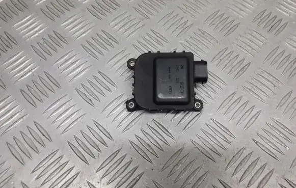 Volkswagen PASSAT B5 Central body control module 8D1820511B