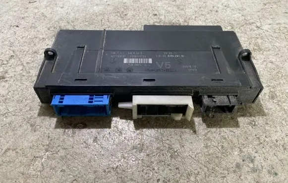 BMW 7 F01 F02 F03 F04 Comfort/convenience module 9284281 527753F01 3366715755