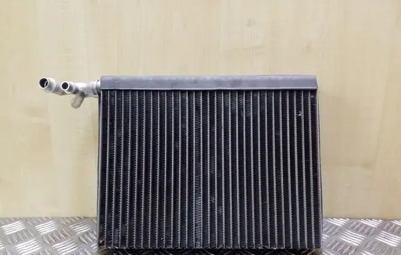 Mercedes-Benz ML W164 Air conditioning (A/C) radiator (interior) 