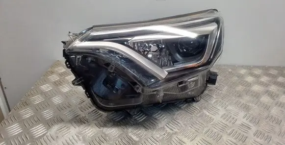Toyota RAV 4 (XA40) Headlight/headlamp W3049