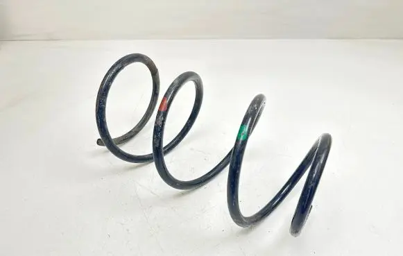 Toyota Avensis T250 Front coil spring