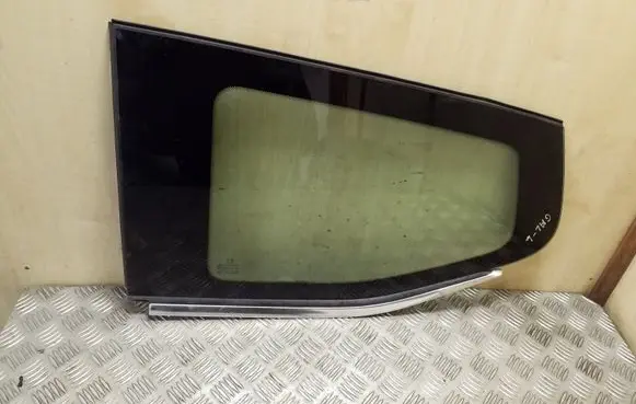 Peugeot 5008 Rear side window 9686504480