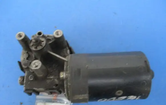 Seat Toledo I (1L) Front wiper linkage and motor