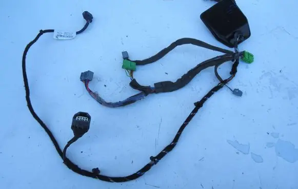Volvo XC70 Front door wiring loom 8697907