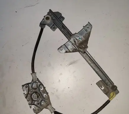 Rear door manual window regulator