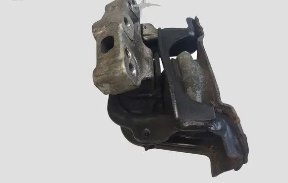 Peugeot 207 Engine mount bracket 9654568180