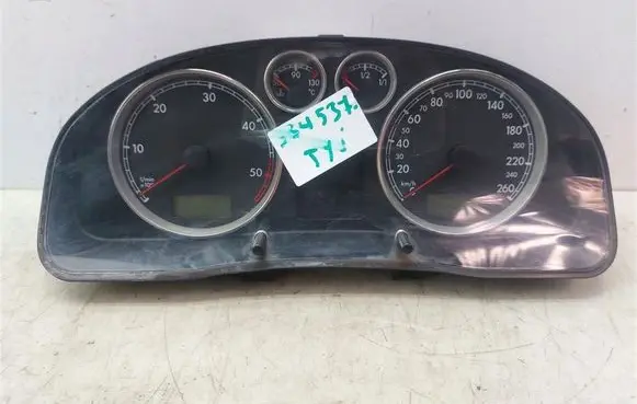 Volkswagen PASSAT B5.5 Speedometer (instrument cluster) 3B0920806A