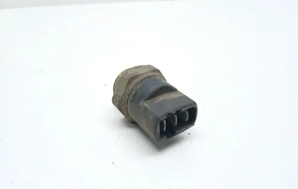 Audi A4 S4 B5 8D Coolant temperature sensor 