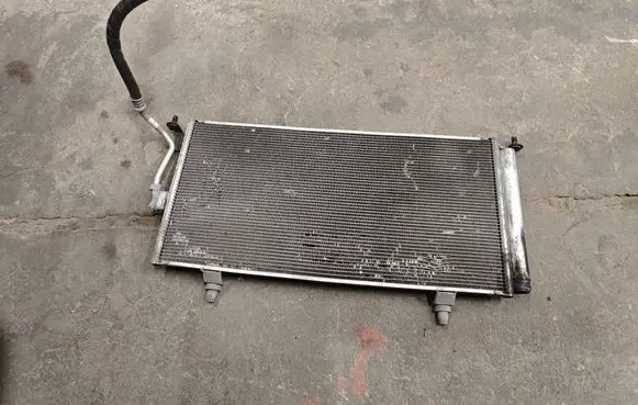 A/C cooling radiator (condenser)