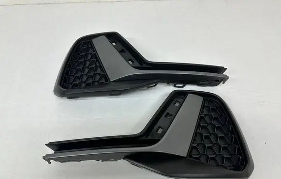 Audi A1 Front bumper lower grill 82A807833B 82A807834B 82A807833