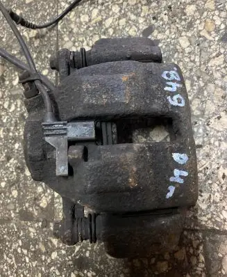 Mercedes-Benz C W203 Front brake caliper