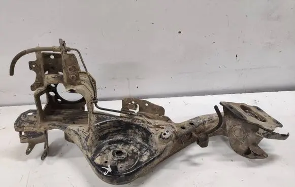 Nissan X-Trail T31 Rear wheel hub spindle/knuckle 