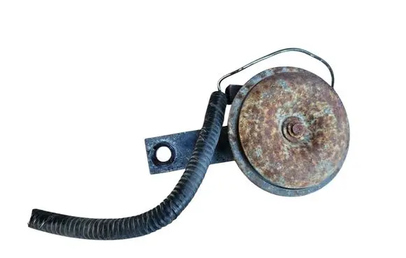 Nissan Leaf I (ZE0) Horn signal