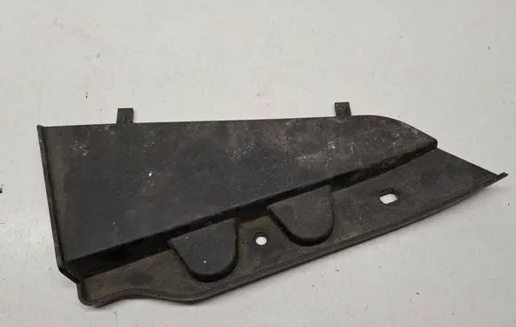 Maserati Ghibli Fender end trim 670010524