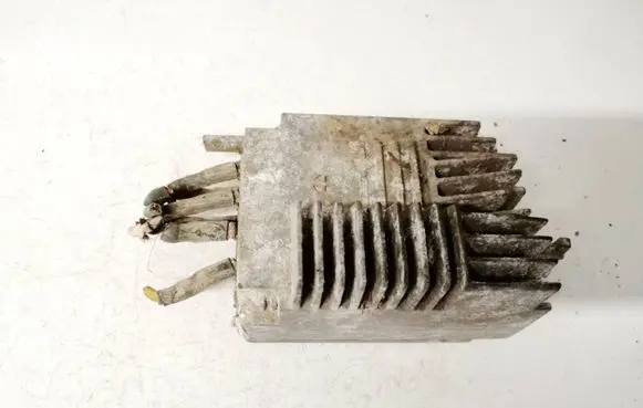 Audi A4 S4 B6 8E 8H Coolant fan relay 870681fa mh1050