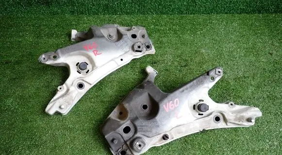 Volvo V60 Fender mounting bracket 31468231