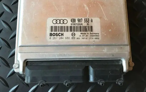 Audi A6 S6 C5 4B Engine control unit/module 4B0907552A 026120468 D01