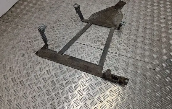 Renault Espace IV Spare wheel mounting bracket