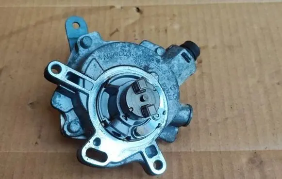 Ford Ecosport Vacuum pump CM5G2A451GB