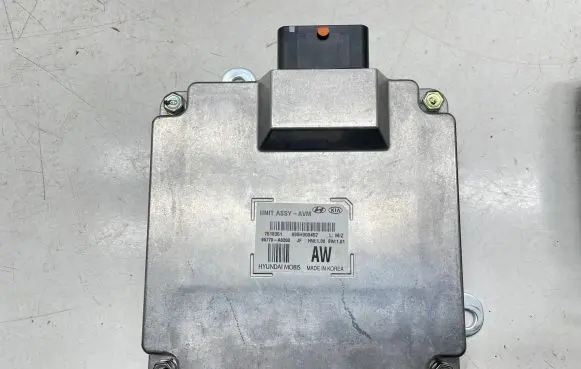 KIA Optima GPS navigation control unit/module 95770A8200 7518351