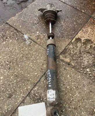 Skoda Octavia Mk2 (1Z) Rear shock absorber/damper