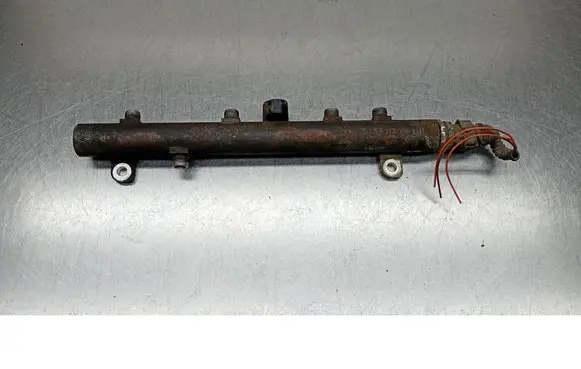 Iveco Daily 3rd gen Fuel injector supply line/pipe 0445214100