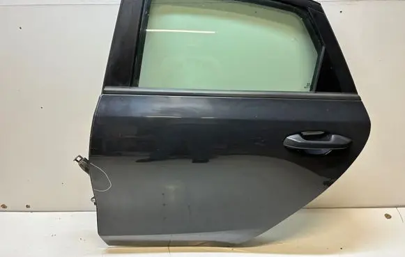 KIA Ceed Rear door