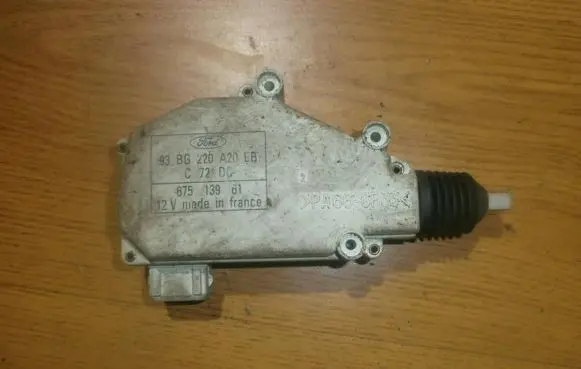 Ford Mondeo MK I Central locking motor 93bg220a20eb 67513961