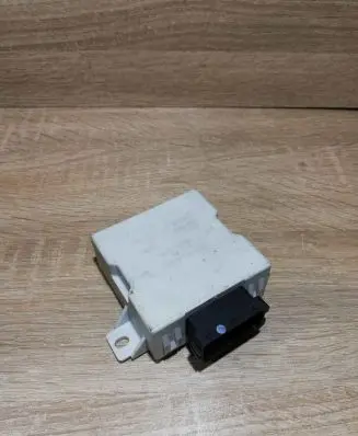 Toyota Avensis T250 Window wiper relay 8594005050