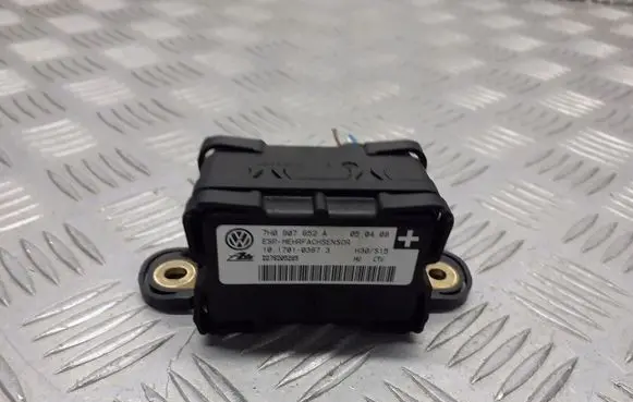 Skoda Octavia Mk2 (1Z) ESP acceleration yaw rate sensor 7H0907652