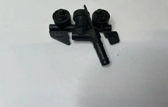 BMW 3 E46 Headlight washer spray nozzle 8375542